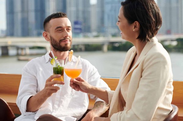 Quels sont les sujets de conversation incontournables dans un couple?